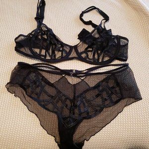 strappy and mesh bra and panty set Implicite 42D